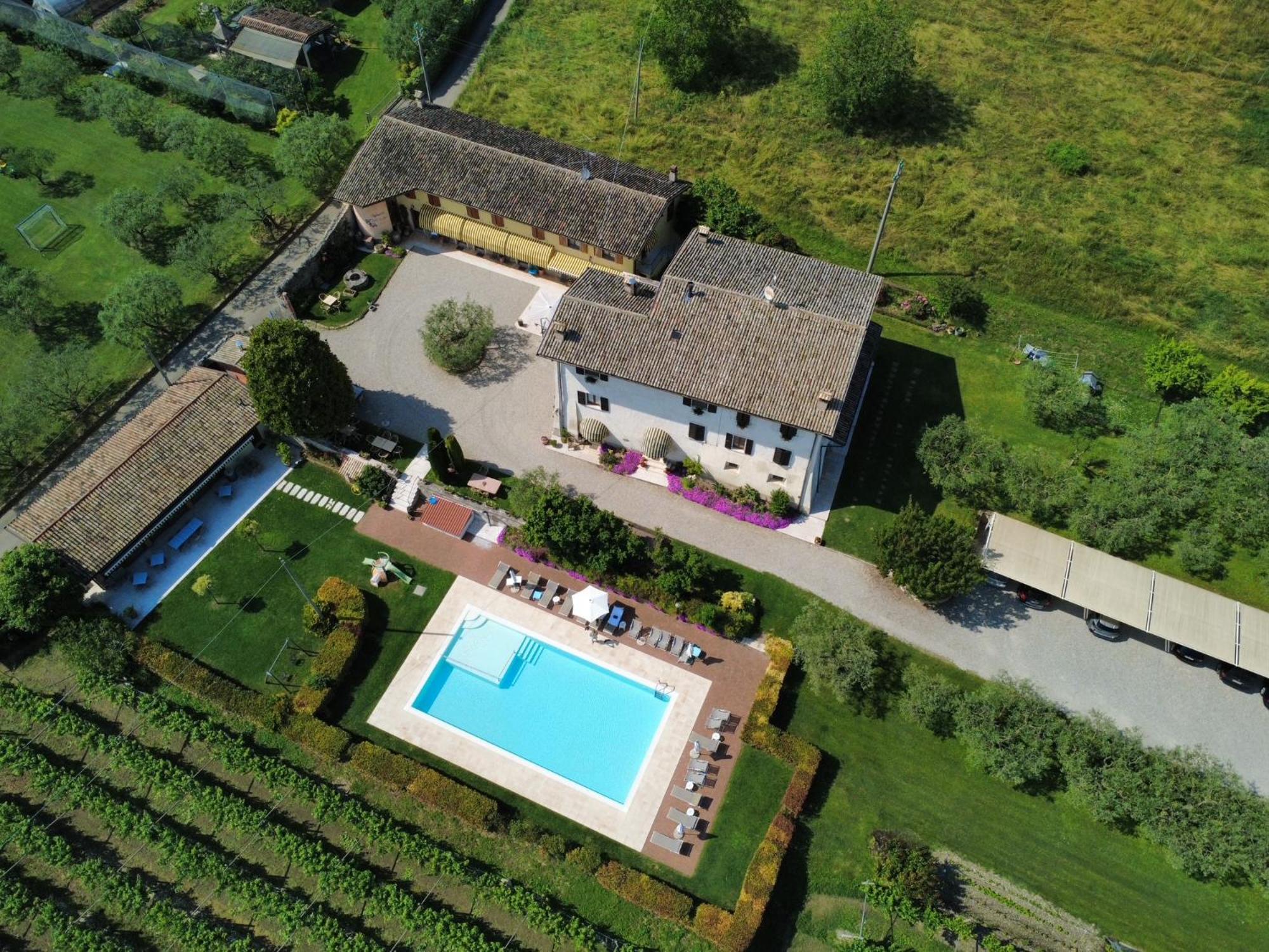 Agriturismo Corte Dei Fiori Caprino Veronese Exterior foto